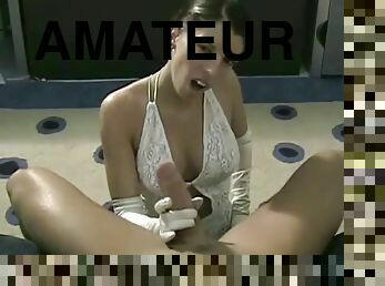 amatir, handjob-seks-dengan-tangan-wanita-pada-penis-laki-laki, sudut-pandang, pakaian-dalam-wanita, putih