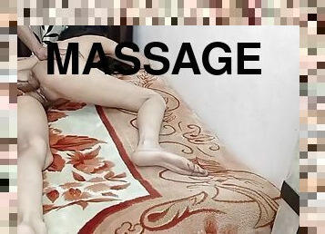 Amir ghar ki lady ne krvayi apni full body massage liye bade lund ke maje apni gand me lekr khub chudi FULL HINDI VIDEO