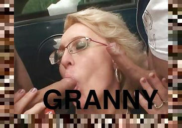 Picked up hot granny gets double penetration in the fields