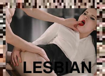 ¼ουνί̍-pussy, strapon, ωρά̍, »εσβία̍-lesbian, àαιχνίδι̍, αυλωμένος̯·̍