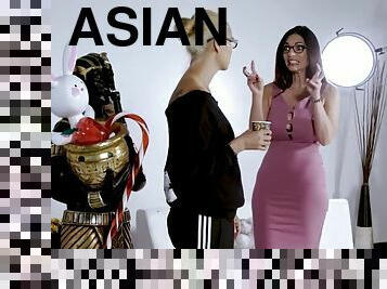 asiatique, gros-nichons, masturbation, baisers, brunette