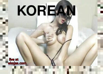 Hot Korean camgirl with big boobs masturbates