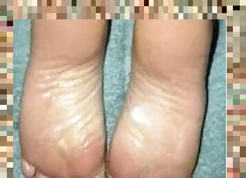 Cumming on my soles