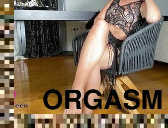 onani, orgasme, offentlig, pussy, fingret, strømper-stockings, strømper