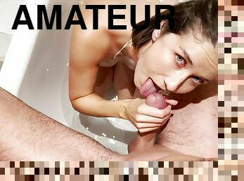 mon homme voulait se faire sucer dans la baignoire