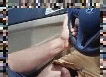 WIFE GIVING A HANDJOB IN A CAR, A HUGE CUMSHOT