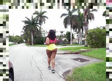 Ms. yummy's giant ass looks amazing as she is jogging outdoor