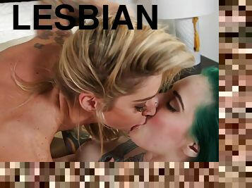 волохата, лесбіянка-lesbian, підліток, фінгеринг, панчохи, жіноча-білизна, татуювання, лесбіянка