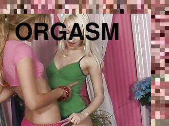 storatuttar, orgasm, fitta-pussy, brudar, lesbisk, leksak, fingerknull, blond, knullande, piercad