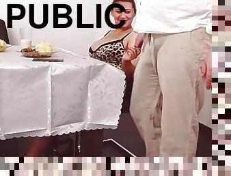 tua, di-tempat-terbuka, umum, vagina-pussy, blowjob-seks-dengan-mengisap-penis, handjob-seks-dengan-tangan-wanita-pada-penis-laki-laki, pasangan, upskirt-bagian-dalam-rok, muda-diatas-18, lebih-tua