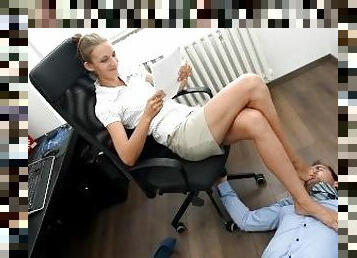 bureau-office, secrétaire, esclave, pieds, mère, fétiche, tchèque, humiliation, domination