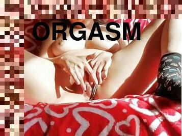 Masturbating Hot Teen's Wet Pussy To Orgasm