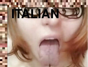 Ahegao italiano con tette gemiti e saliva