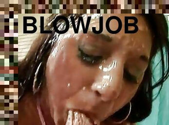 Facialised bukkake bitch takes it like a pro