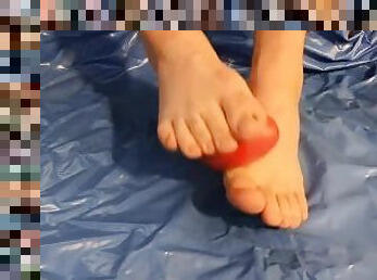 Tomato Foot Job And Crush