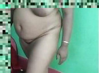 Soutali style wearing sharee bhabi showing her full naked body to you