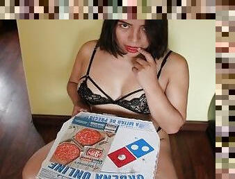 Pizza Guy Spy on a Sexy Latina and get lucky Homemade