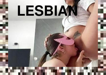 lesbianas teniendo sexo real y apasionado