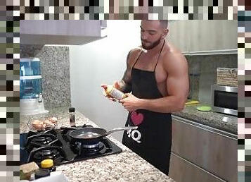 look at this chef, you won't believe what he does with his cum