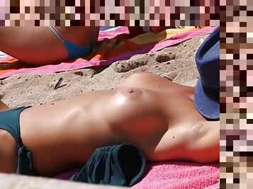 Amateur tits look hot in a voyeur beach compilation