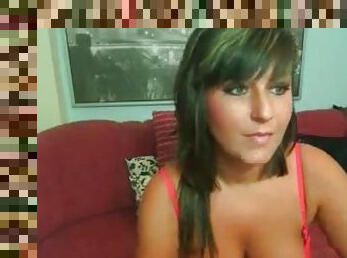 Curvy webcam girl models her shaved pussy