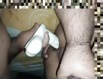 Video gay casero, jugando con dildo ( consolador)