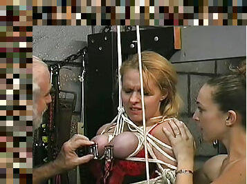 gros-nichons, babes, bdsm, gros-seins, douleur, bondage, domination