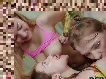 ruské, teenagerské, skupinové-vyjebanie, skupinový-sex, štvorka, realita