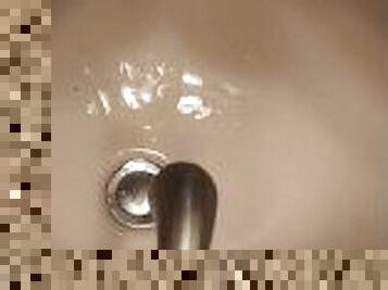 Hot MILF sneaks and pisses in roommates sink! Watch from her POV & reflection