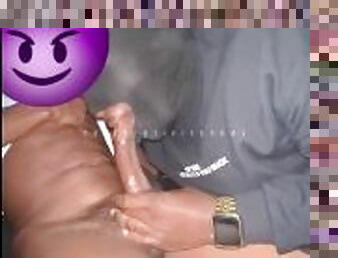 blowjob-seks-dengan-mengisap-penis, berkulit-hitam, deepthroat-penis-masuk-ke-tenggorokan, hitam, mobil, sperma, penis