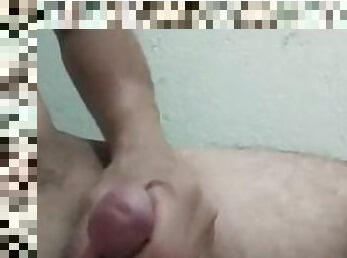 En el baño rica paja????????????comenten mujeres