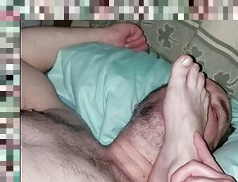 femme, amateur, ejaculation-sur-le-corps, milf, branlette, couple, pieds, mari, ejaculation, fétiche