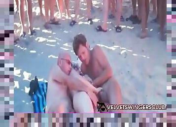 pesta, umum, swinger-orang-yang-suka-bertukar-pasangan-seks, isteri, gambarvideo-porno-secara-eksplisit-dan-intens, pantai, klub