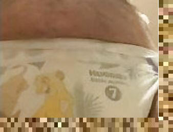 Flooding size 7 little movers diaper