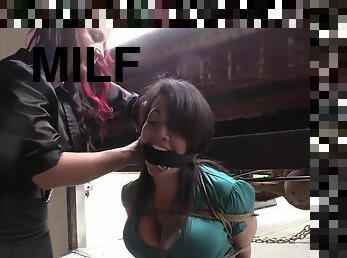 lesbienne, milf, bdsm, fétiche, bondage, brunette