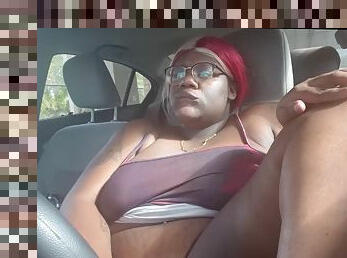 Ebony BBW loves playing with her pussy in her car