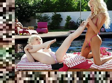 Trannies Fucking Outdoors by the Pool: Dolls Just Wanna Have Fun - Izzy Wilde