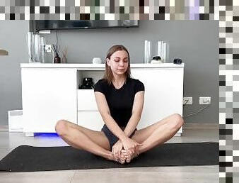 RELAXING MORNING YOGA