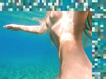 Risky Fucked swim girl underwater Public Anal and pussy fuck on the beach JessiJek