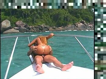 Salacious Latina babe enjoys getting drilled hardcore on yacht